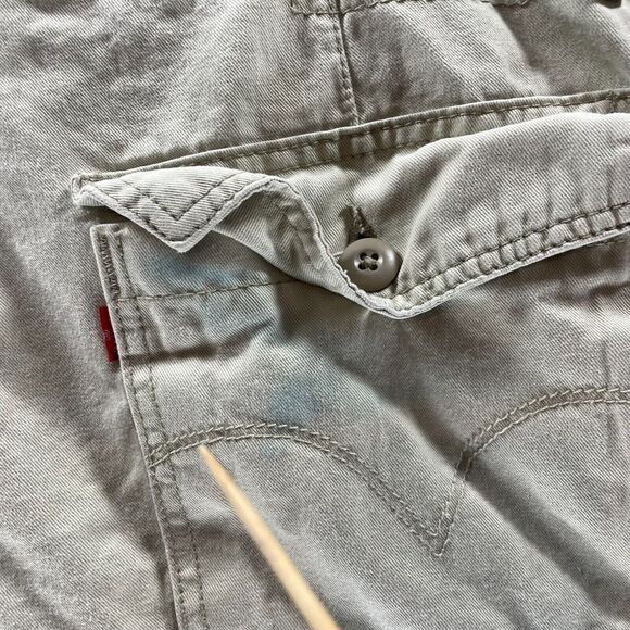 Vintage Levis Shorts Adult 34 Tan Cargo Pockets 2004 Cotton Casual Y2K Logo Mens - Picture 8 of 12